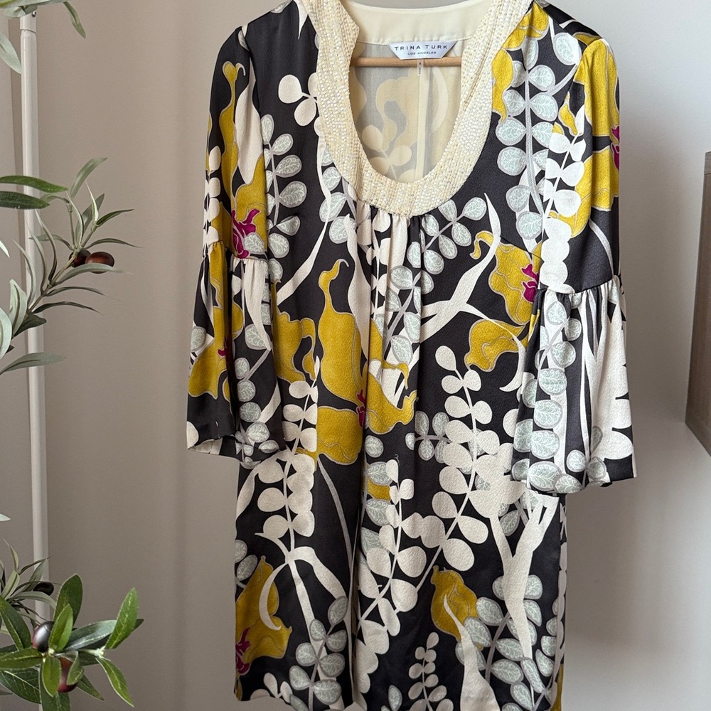 Trina Turk Bonita Silk Dress with Bell Sleeves & Sequin Neckline – Size 4 - Picture 5 of 13
